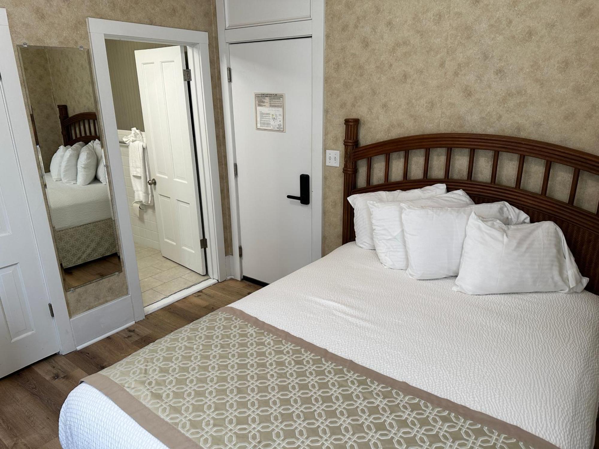 Island House Historic Vacation Aparthotel Port Clinton