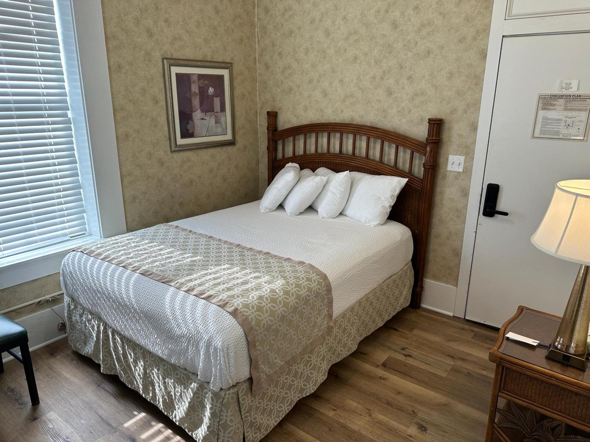 Aparthotel Island House Historic Vacation