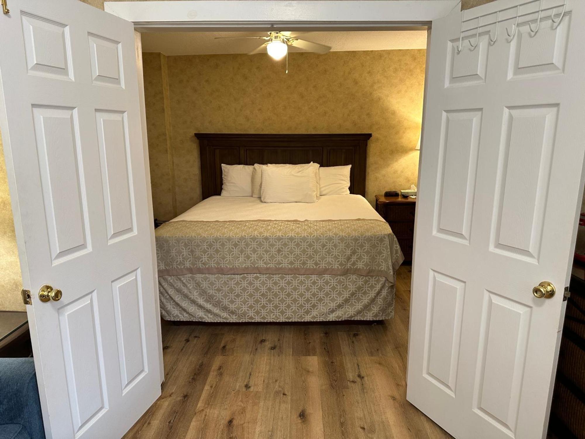 Island House Historic Vacation Aparthotel