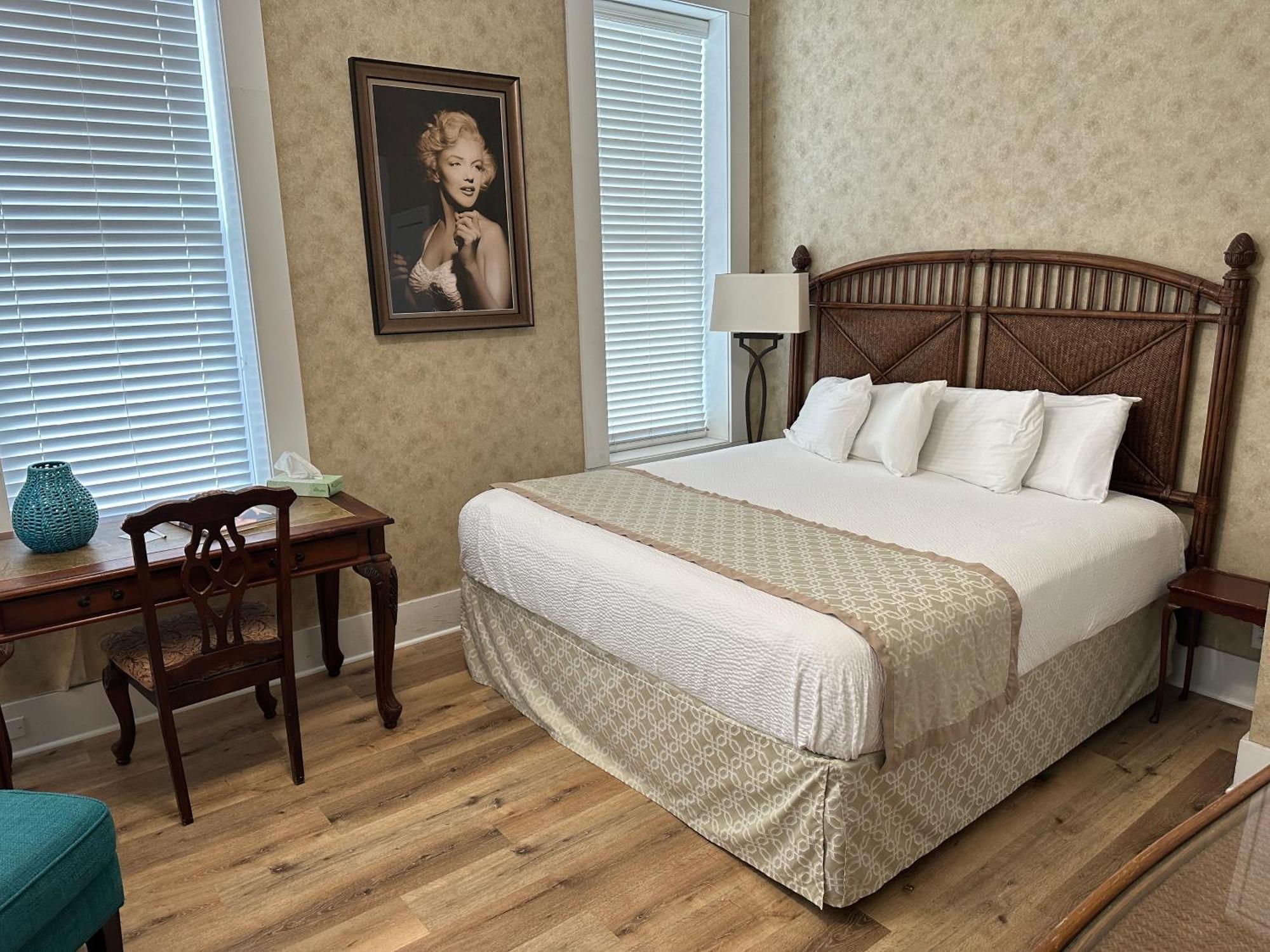 Island House Historic Vacation Aparthotel 2*